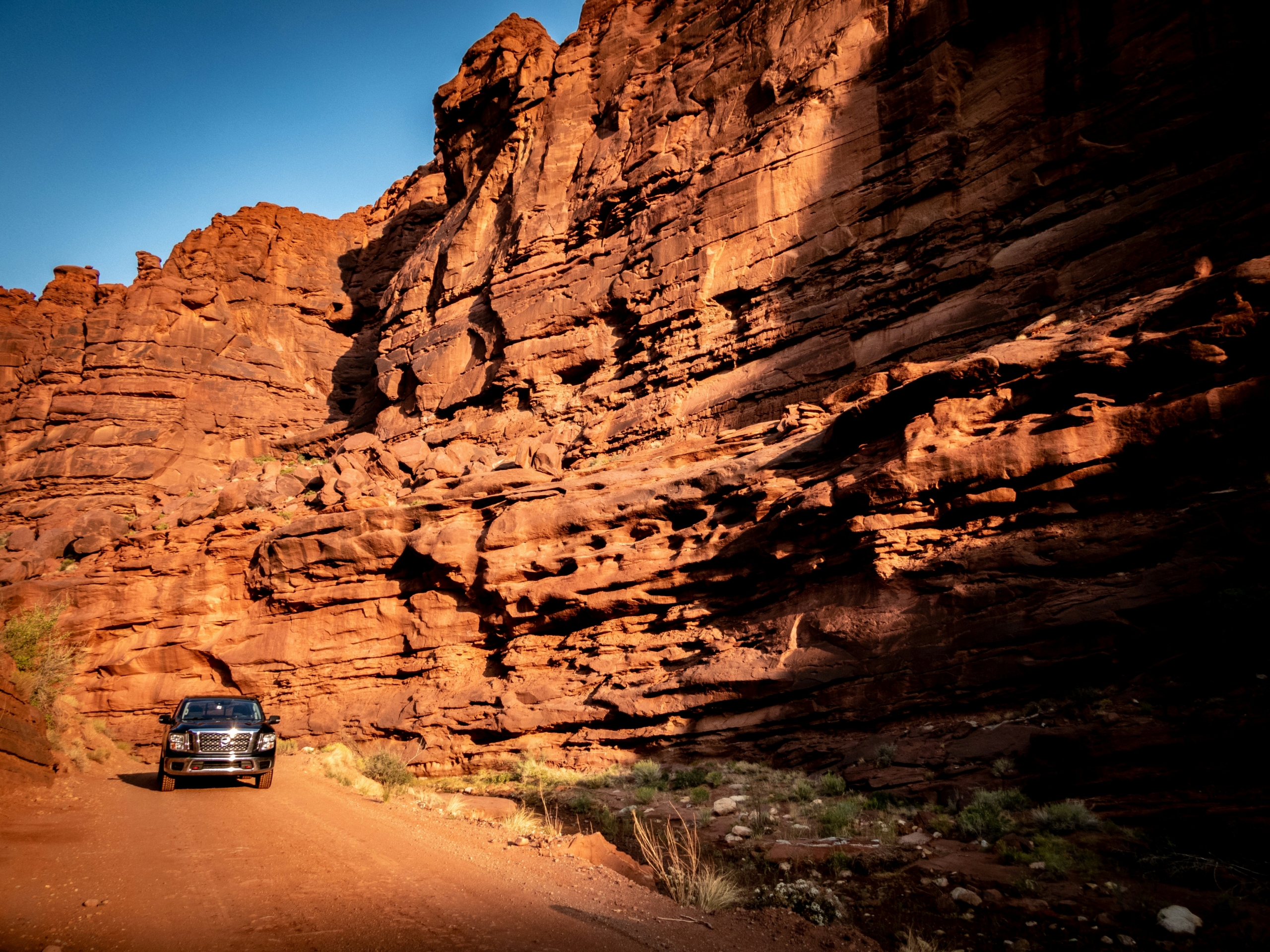Who Can I Sue After a Truck Accident in Utah? (It’s Not Just the Driver)